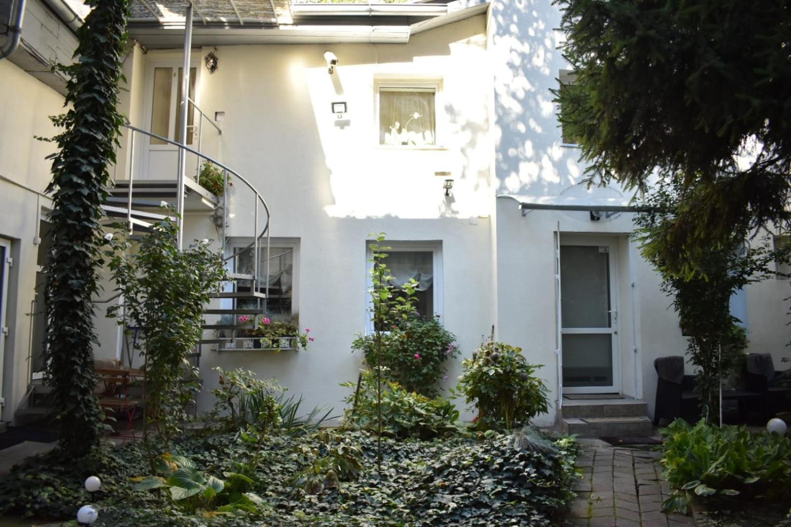 Anna'S Guesthouse 克卢日-纳波卡 外观 照片